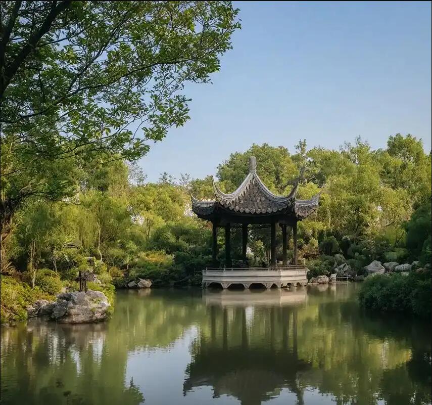 鸡西雨真批发有限公司